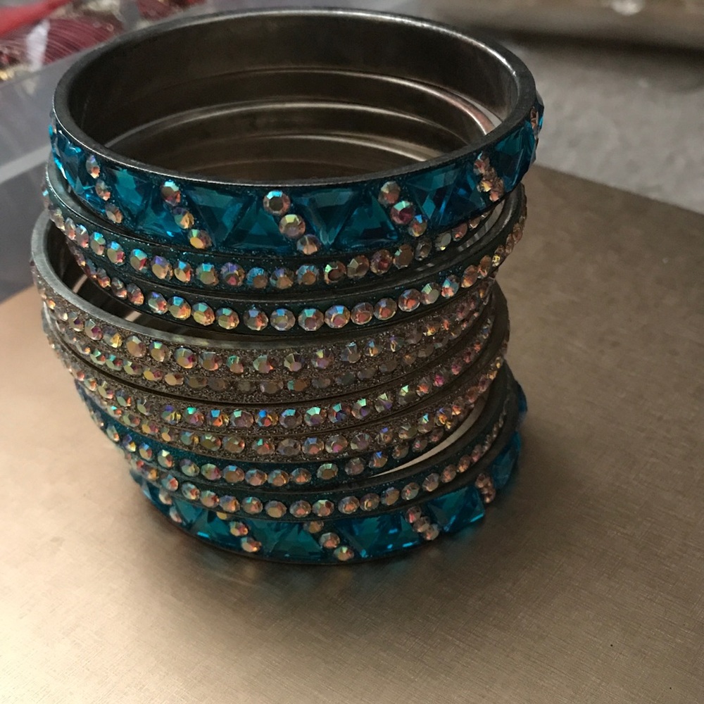 Bangles / Bracelets - Picture 2 of 2